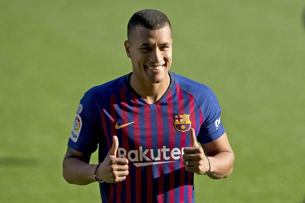 Murillo chega ao Barcelona para acabar com “maldição” pós-Puyol