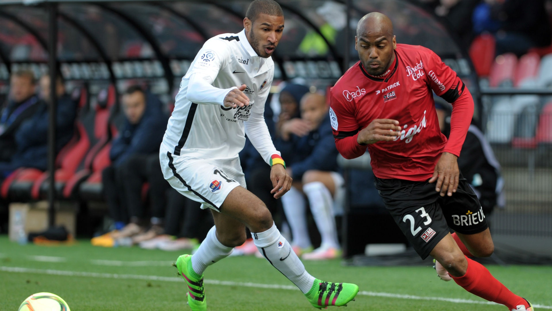 Auxerre s'active avec les arrivées d'Adéoti et Baretto