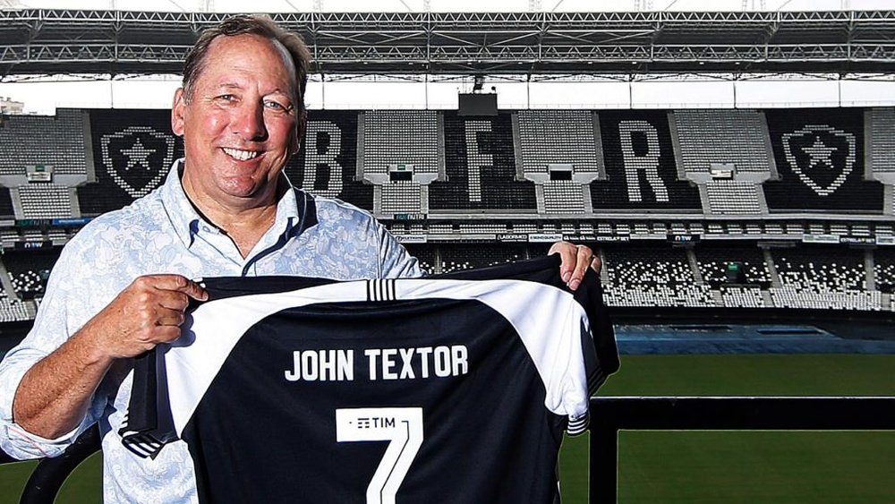 Botafogo tem venda do futebol completada para grupo de John Textor.