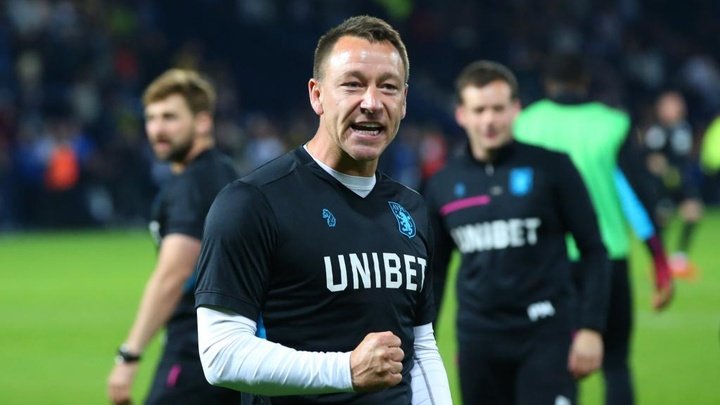 Assistant coach Terry renews Aston Villa contract