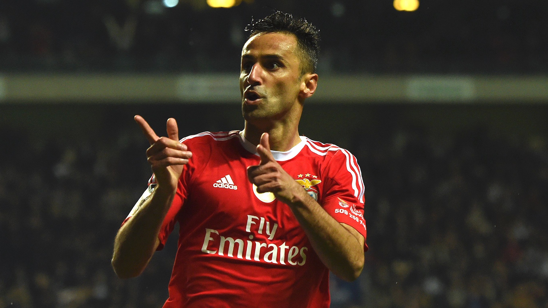 Sporting perde fora de casa, e gol de Jonas coloca o Benfica na Champions League