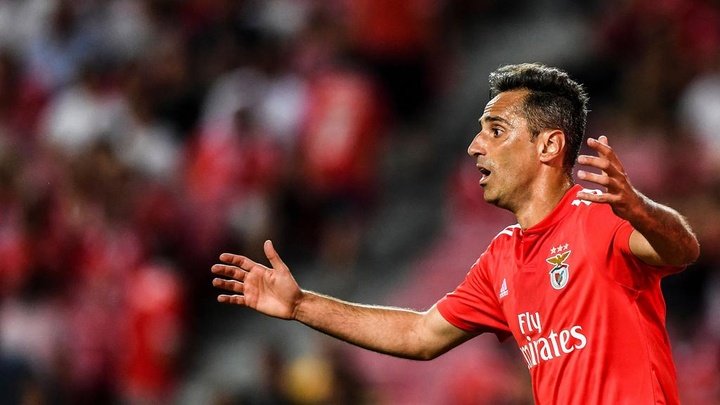 Jonas recebe homenagens do Benfica, imprensa e ex-clube