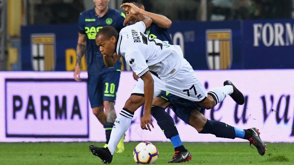 Parma, infortunio per Biabiany: lesione di 1°-2° grado al retto femorale