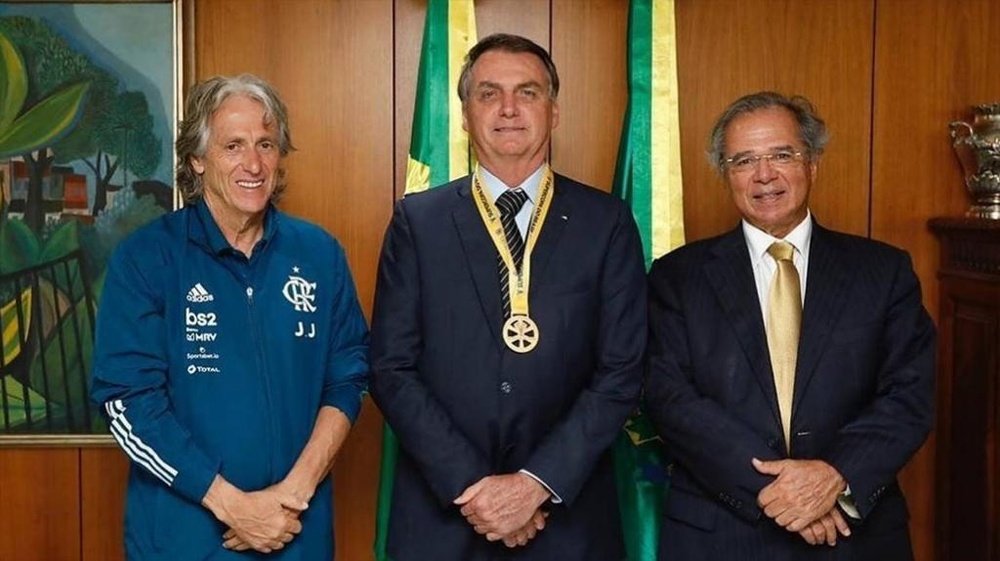 Jorge Jesus com Bolsonaro - torcida se divide. GOAL
