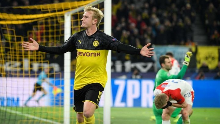 Il Dortmund soffre, ma va agli ottavi