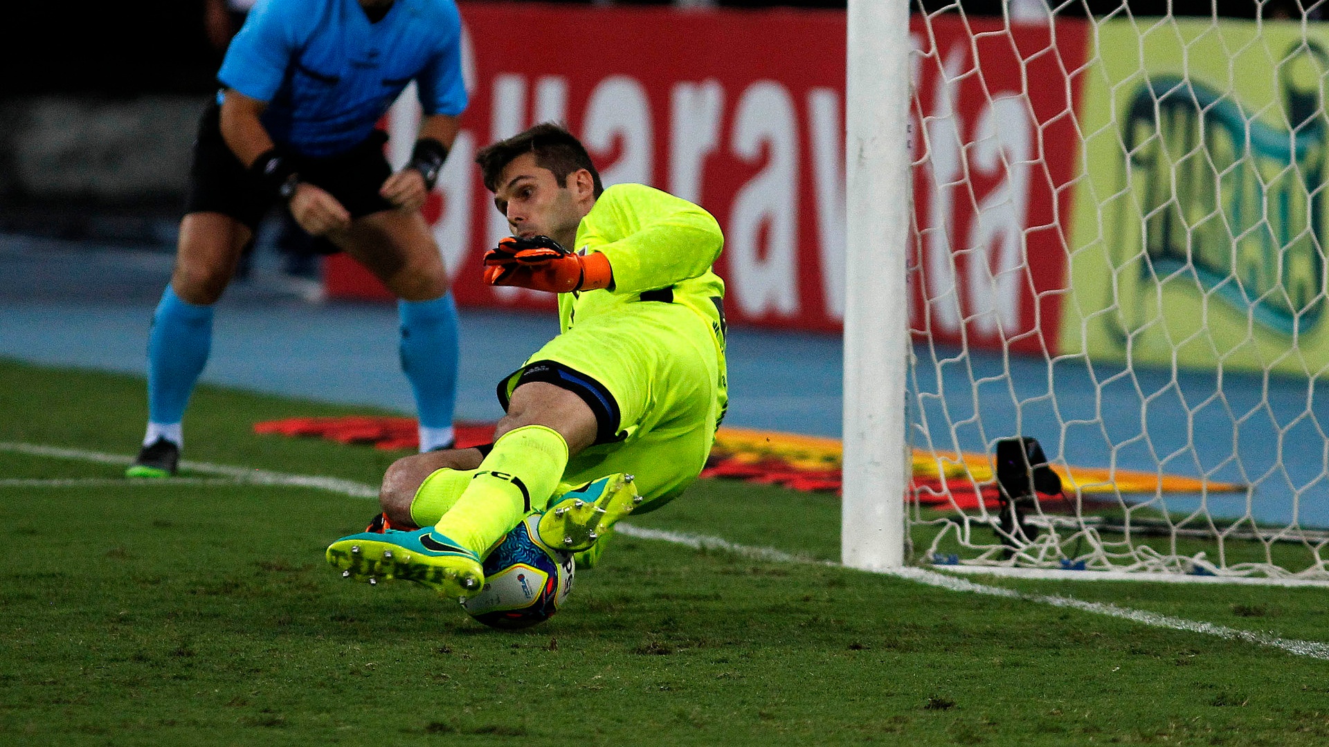 Diego Cavalieri deve assumir o gol do Fluminense?
