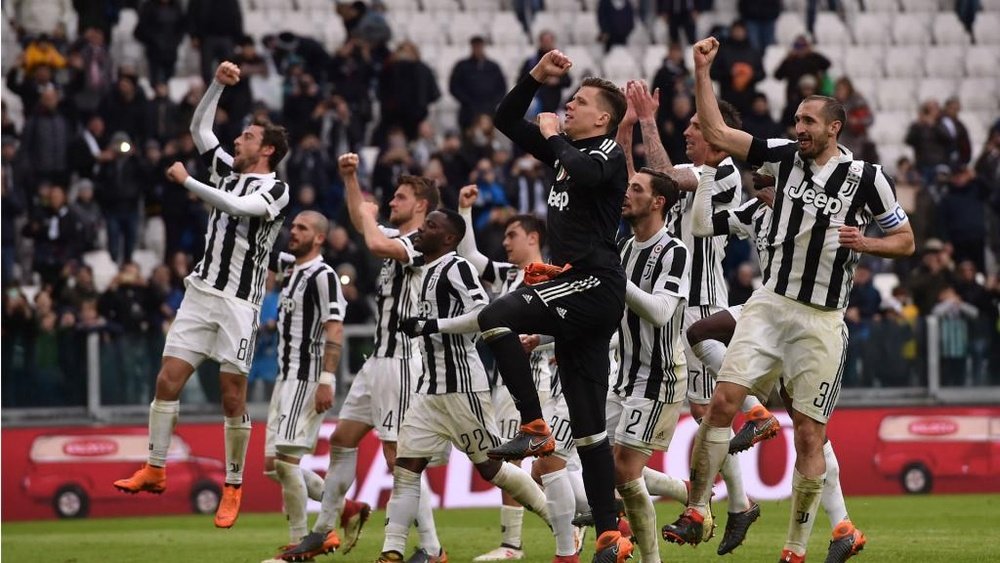 Allegri does not want Juventus to ease up in the face of Napoli's recent wobble. GOAL