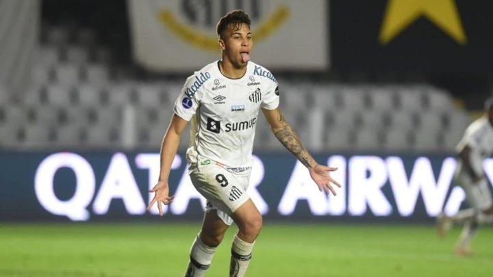 Santos negocia compensação financeira por saída de Kaio Jorge para Juventus