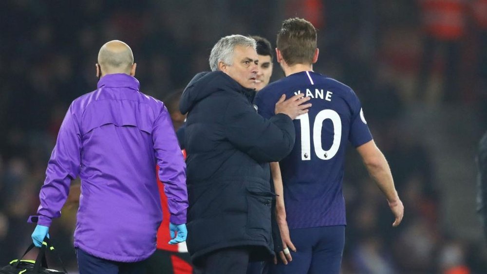 Mourinho: Kane out until May. Goal