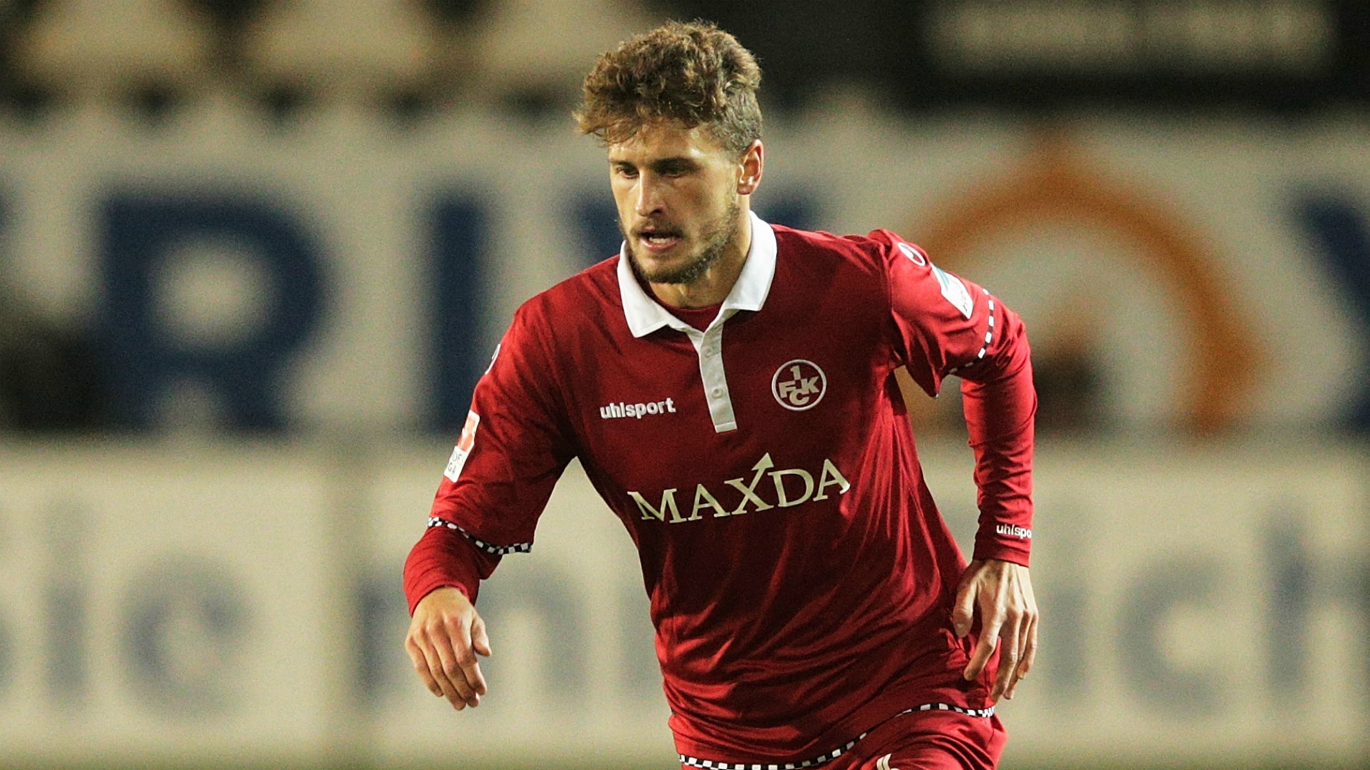 Leeds sign Poland midfielder Klich