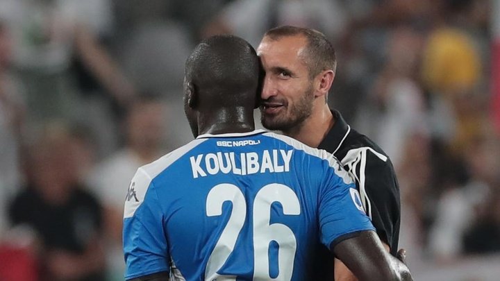 Koulibaly guarda avanti: 