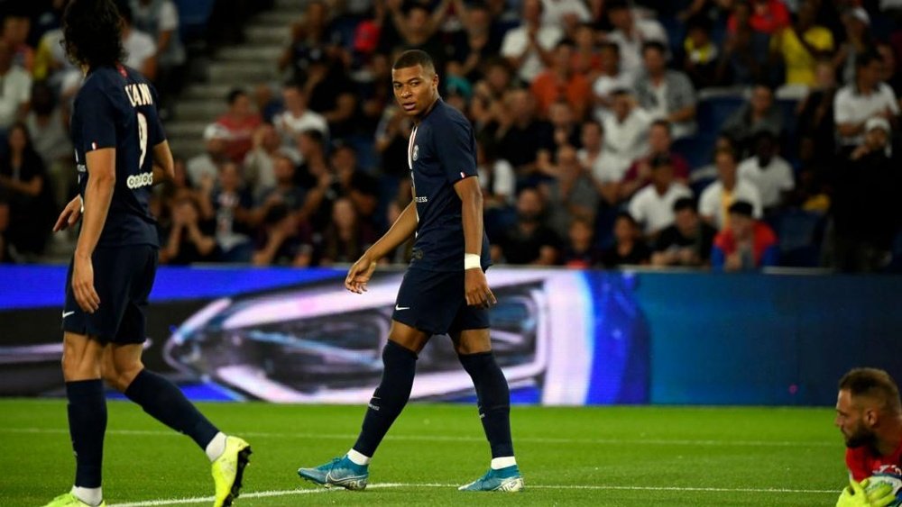 Après Cavani et Diallo, Paris perd Mbappé sur blessure. GOAL