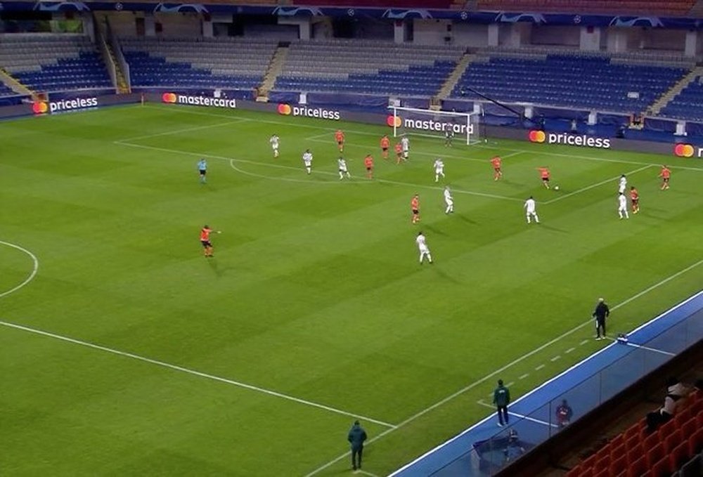 Les égarements défensifs de Manchester United contre Basaksehir. Goal