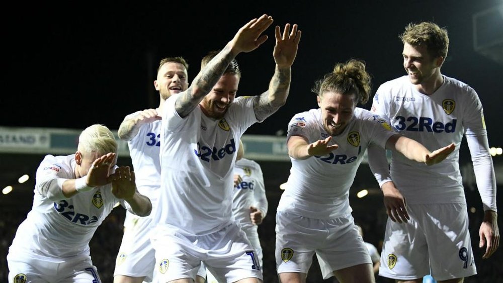 Championship Review: Leeds back on top as Norwich slip up