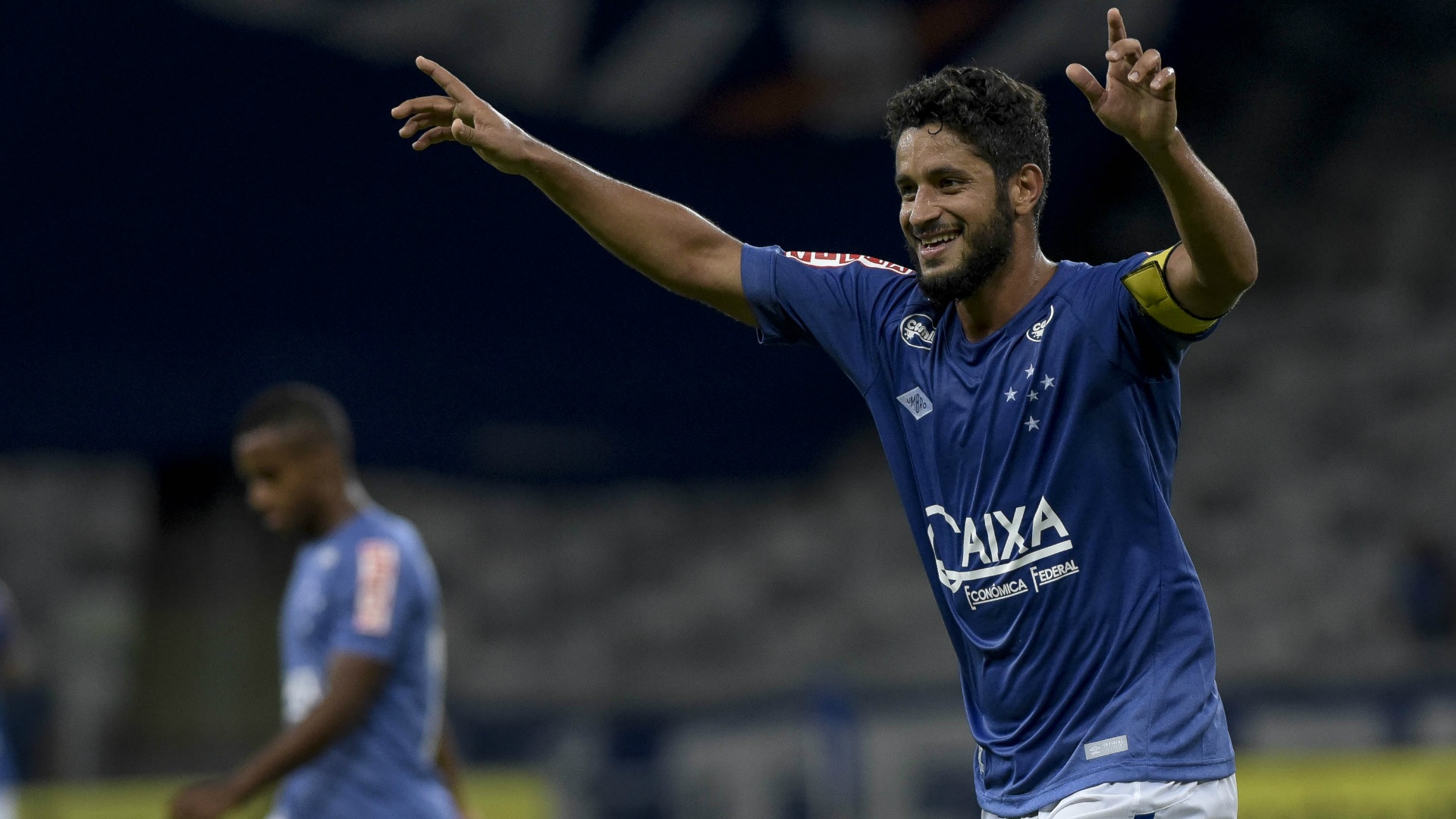 Ritual antes dos jogos e expectativa para a final: Léo e o sonho de torcedor no Cruzeiro