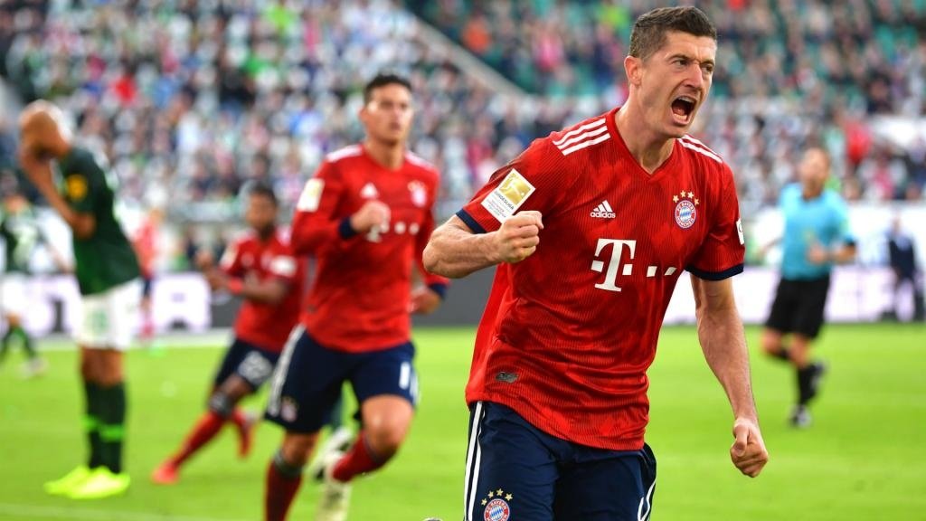 Lewy is back in the goals. GOAL
