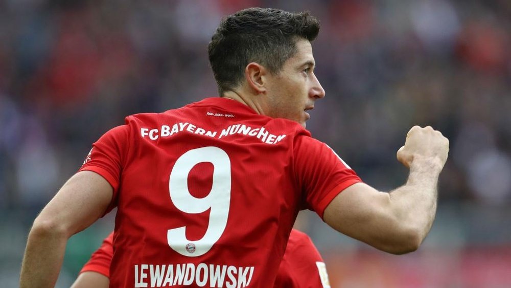 Lewandowski equals Aubameyang's Bundesliga record. GOAL