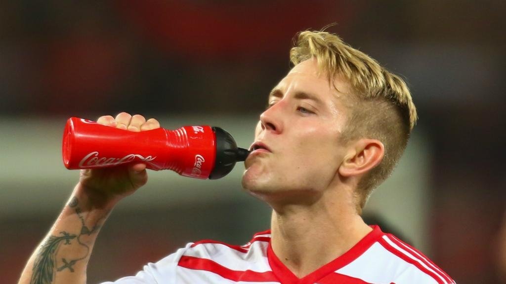 Holtby extends Hamburg stay