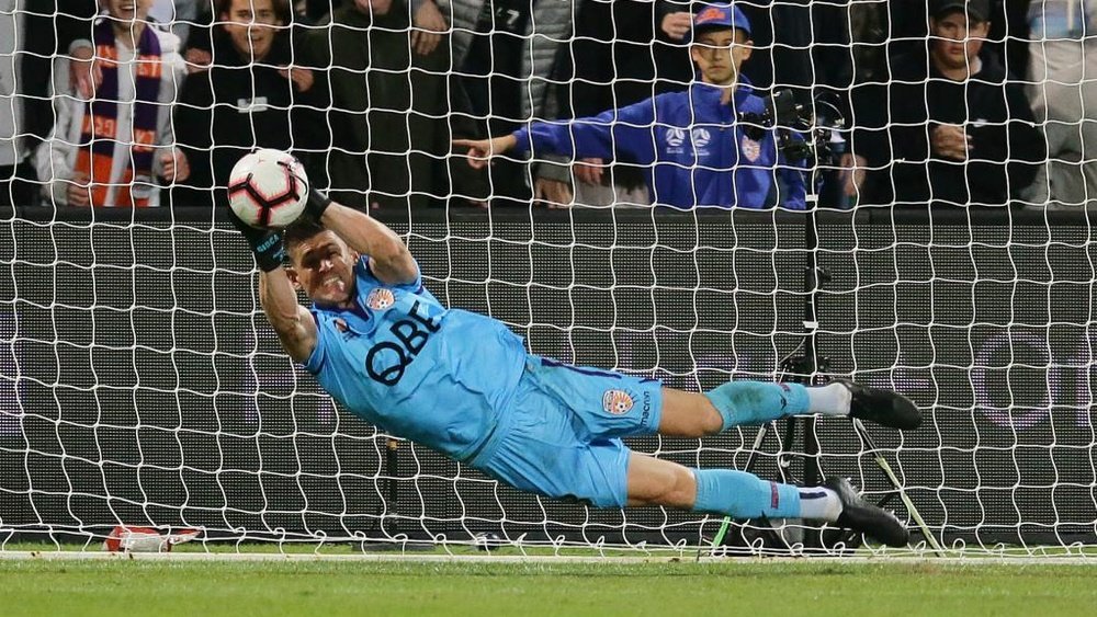 Liam Reddy made four saves in the shootout for Perth Glory. GOAL