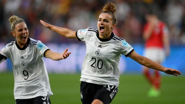Popp breaks goalscoring record as Germany beat Austria in quarter-finals