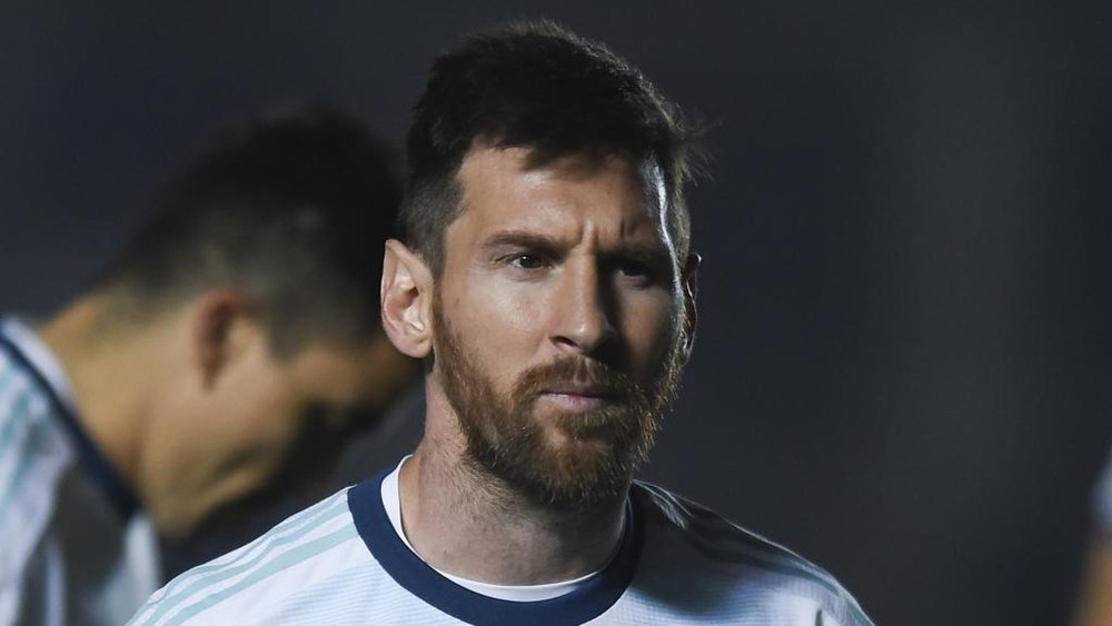Cesc Fabregas acredita que Lionel Messi adaptou o seu jogo com a idade. Goal