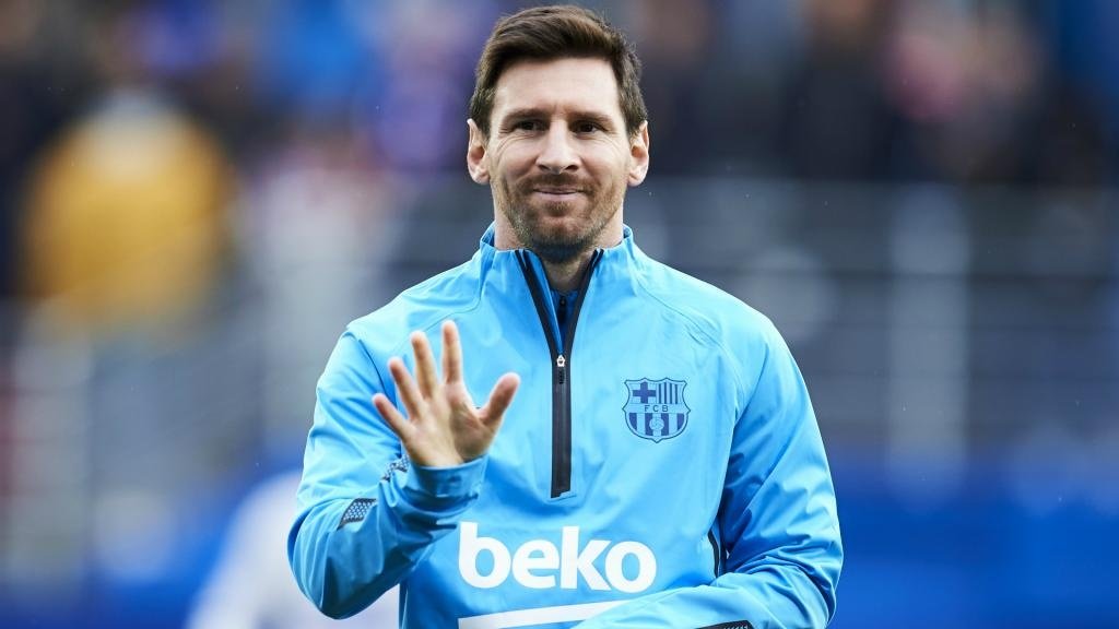 Van Dijk thinks Messi deserves to win the Ballon D'or, not himself. GOAL