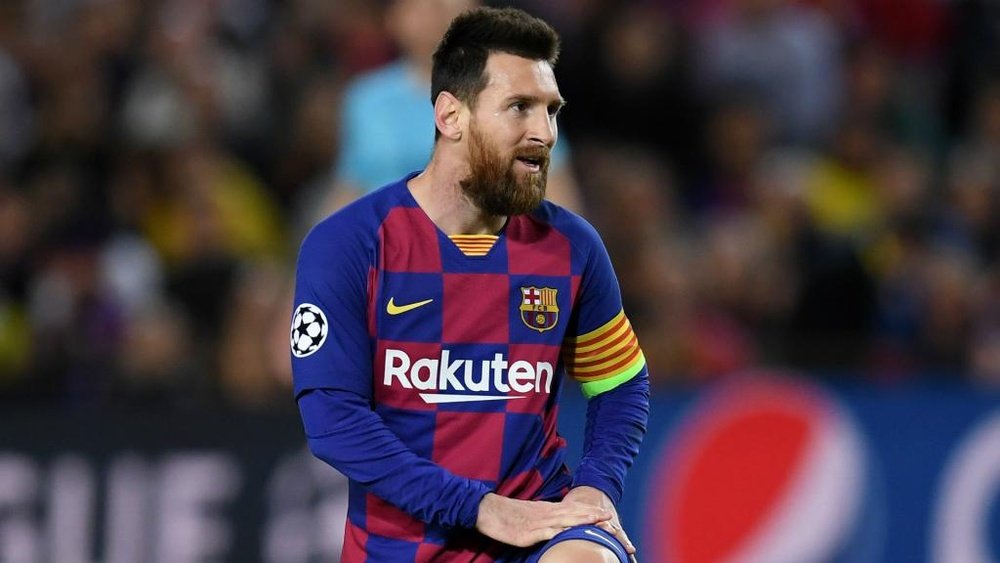 Messi makes hospital donation. Goal