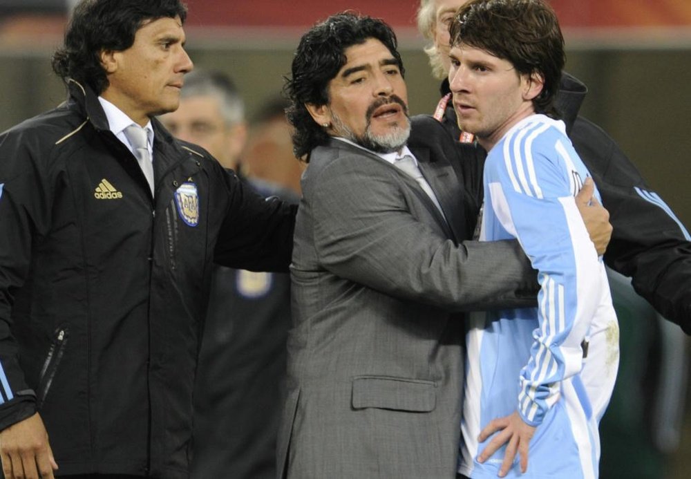 Mais uma de Maradona. Goal