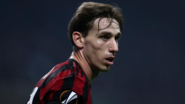Lucas Biglia demands new Milan contract