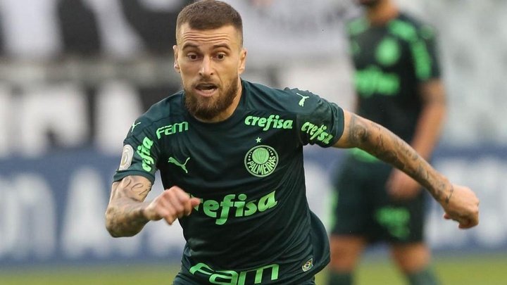 Palmeiras e Fortaleza negociam empréstimo de Lucas Lima com divisão salarial