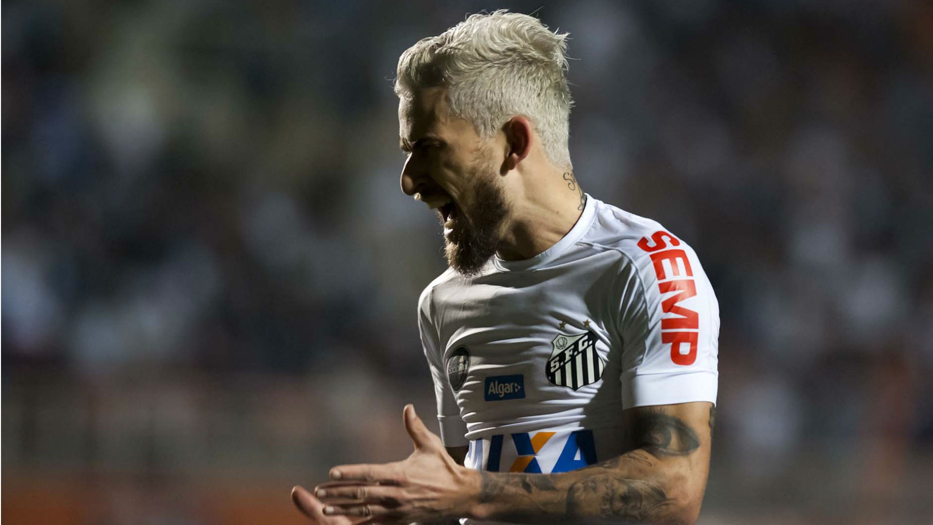 Santos lança uniforme e comenta sobre Lucas Lima no Palmeiras