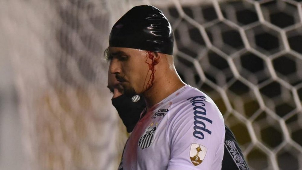 L. Veríssimo dá o sangue para levar o Santos à final da Libertadores. GOAL
