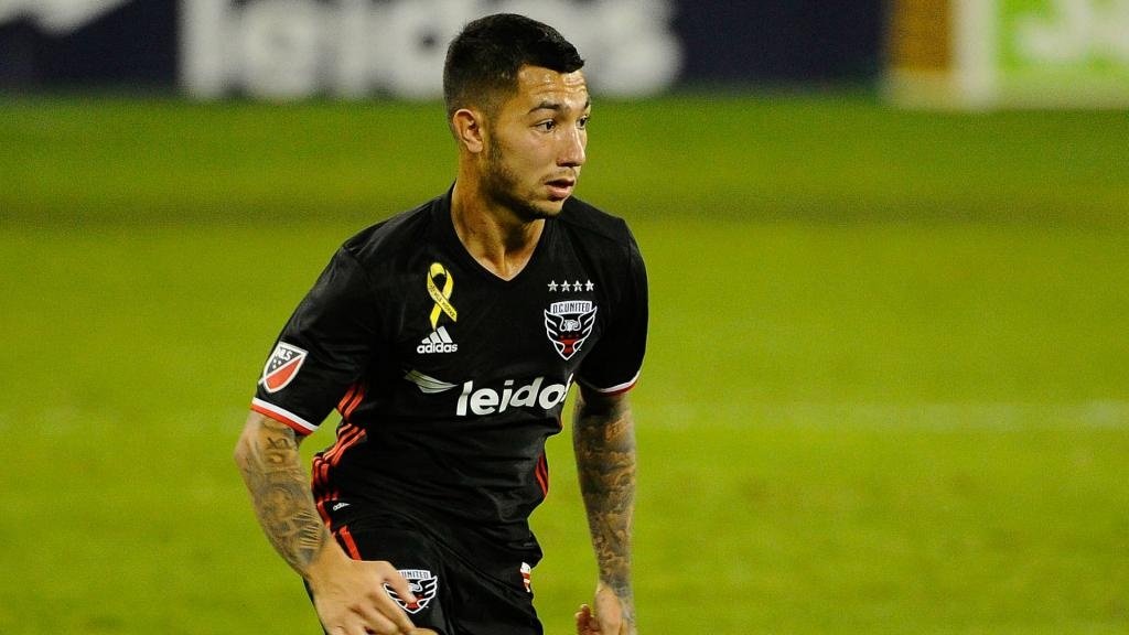 Paris s'intéresserait à l'international argentin Acosta