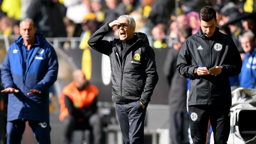 Dortmund boss Favre laments VAR 'scandal' in Revierderby 'disgrace'