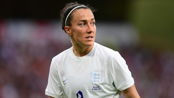 England captain has too much pressure on her, says Bronze