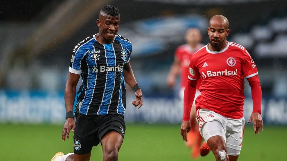 Grêmio e Inter avançam com sabor amargo e desfalques certos para oitavas da Libertadores