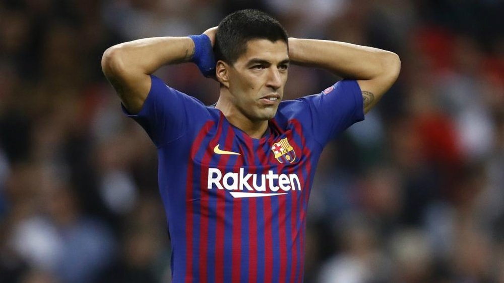 Suarez is to have knee treatment. GOAL