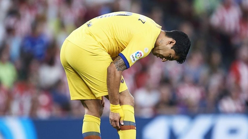 Barca confirm Suarez calf injury. GOAL