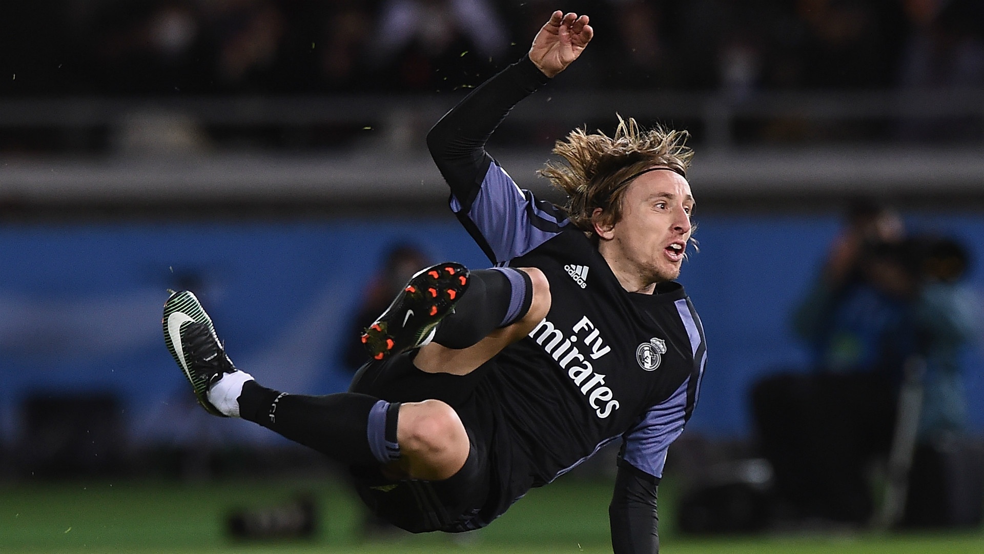 Luka Modric doesn't like the new technolgies neither. Goal