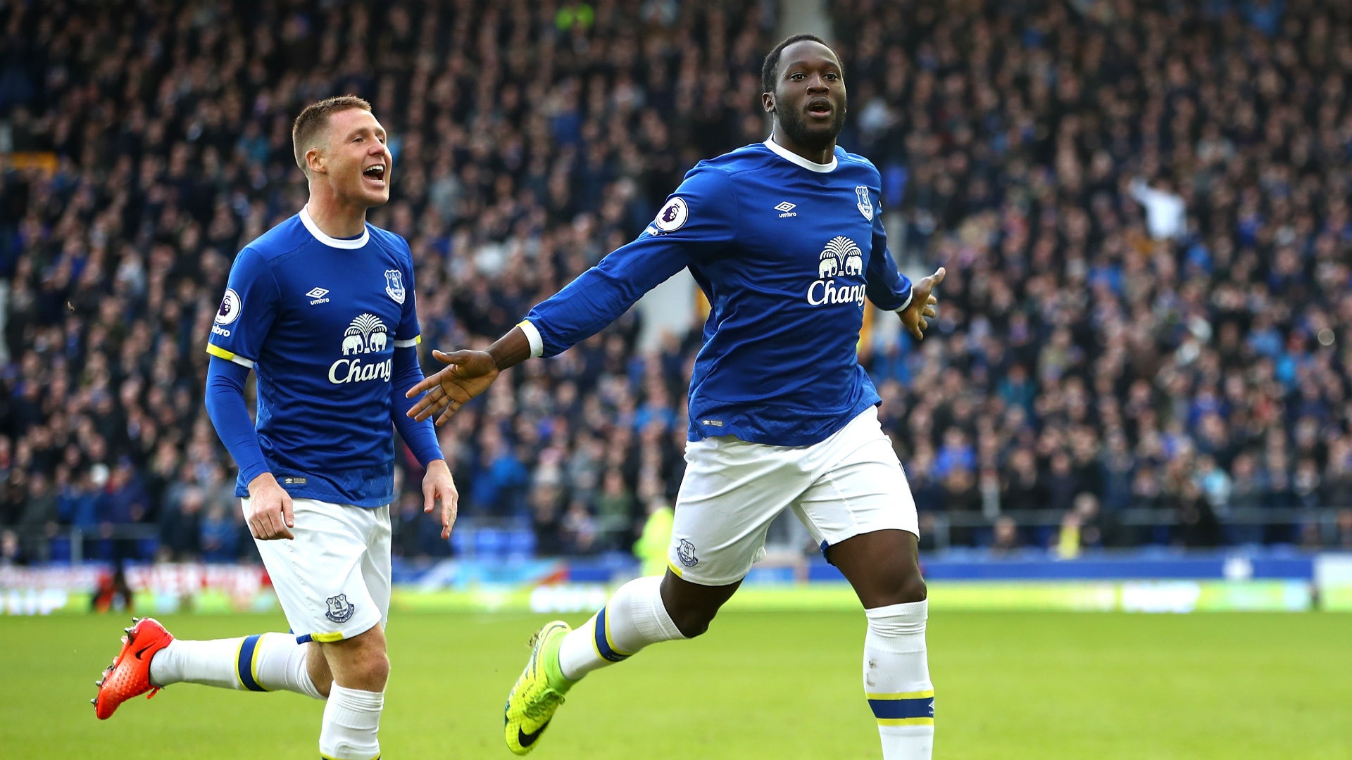 Everton 6 Bournemouth 3: Four-goal Lukaku sees off visitors in nine-goal thriller