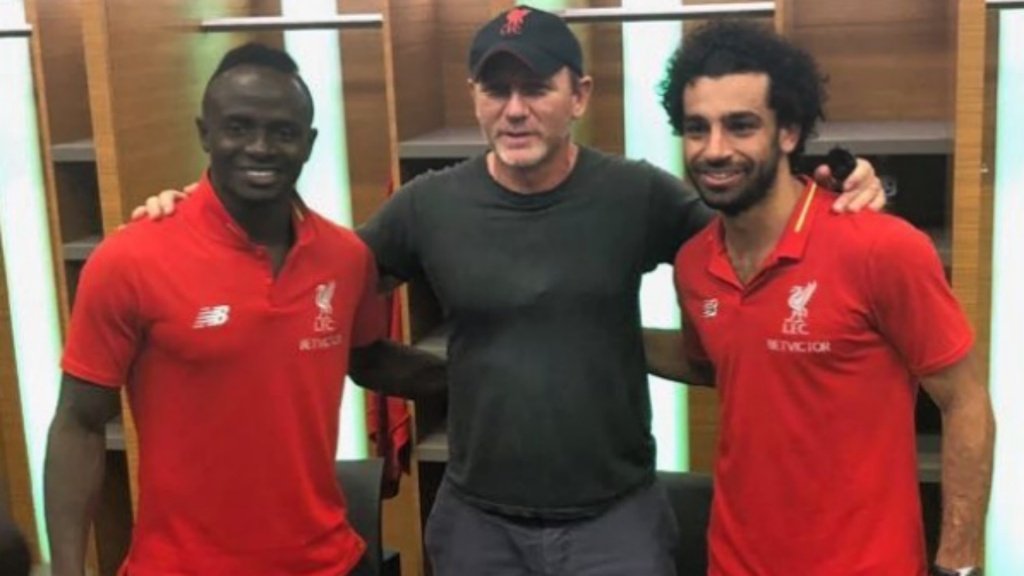 Mane was snapped next to Craig. GOAL