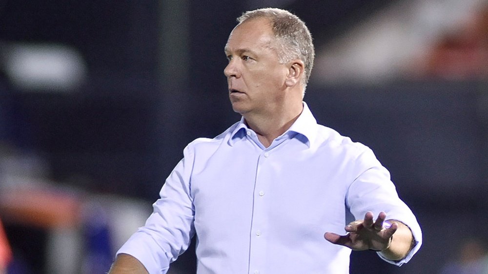 Mano Menezes apontou os erros individuais do Cruzeiro na eliminação da Sul-Americana. Goal