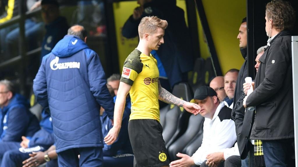 Dortmund captain Reus sorry for Revierderby red