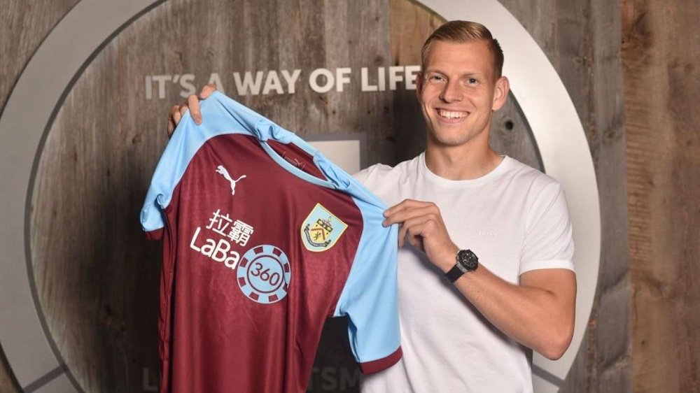 Mateja Vydra was the club's second signing of the day on Tuesday. GOAL