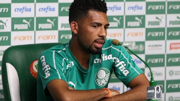 Reserva, Matheus Fernandes tem salário maior que joias do Palmeiras