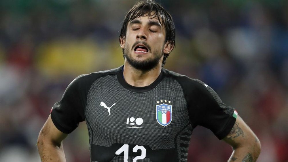 Perin's move from Juventus to Benfica postponed after medical.
