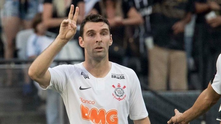 Boselli quebra jejum e fica mais à vontade no Corinthians: 