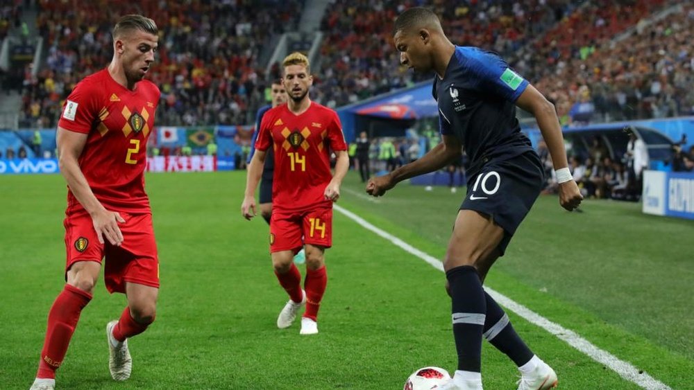 Bélgica e França dividem a liderança. Goal