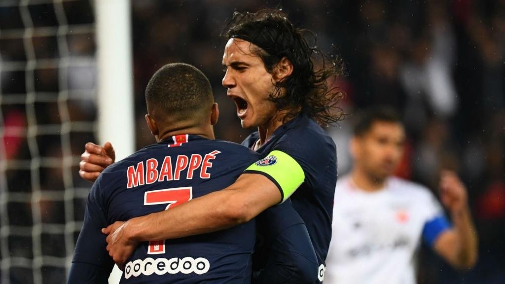 Cavani has been linked with Tottenham. GOAL