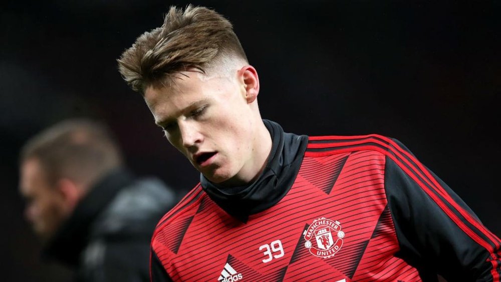 McTominay knee injury overshadows comprehensive Man Utd win. GOAL